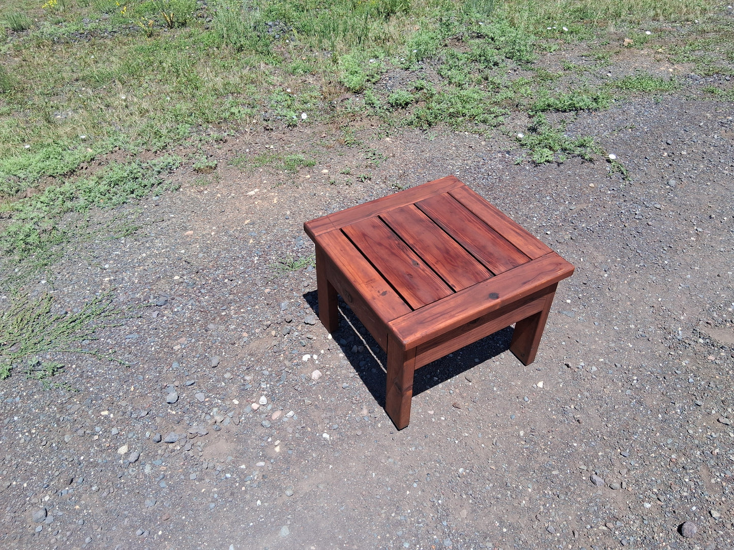 Redwood End Table 24"x24"x18" in Mahogany Stain